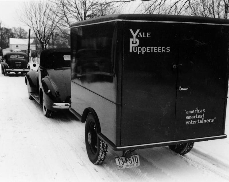 Roadshow Vehicles in the snow, 1939