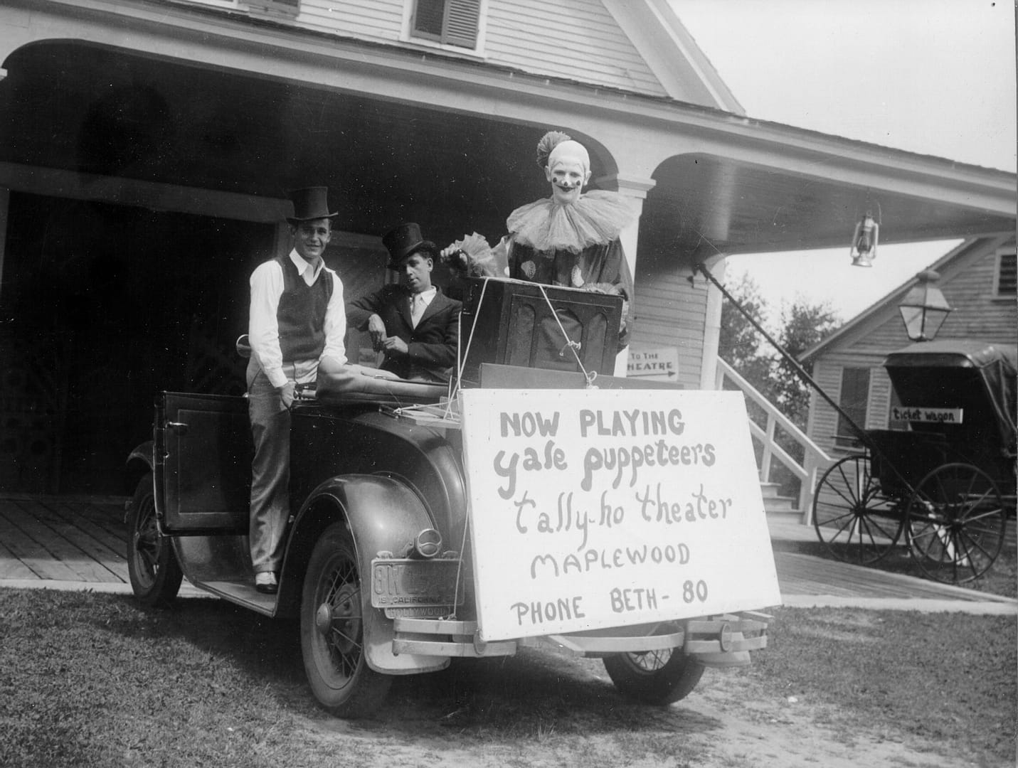 Yale Puppeteers Outside the Tally-Ho Theater, 1932